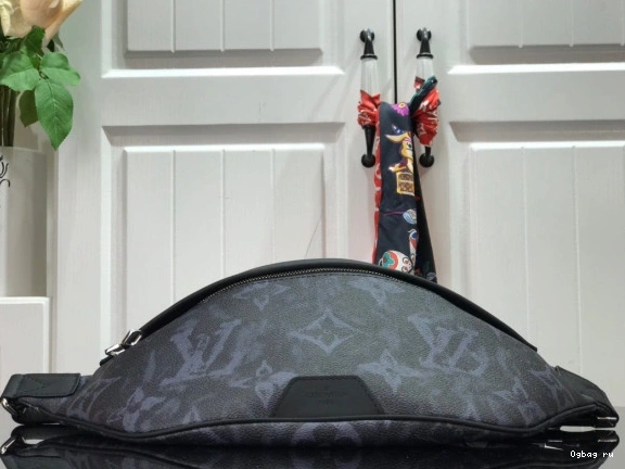 DISCOVERY BUMBAG VUITTON LOUIS 0808